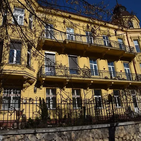 Апартаменти Chopin Брашов